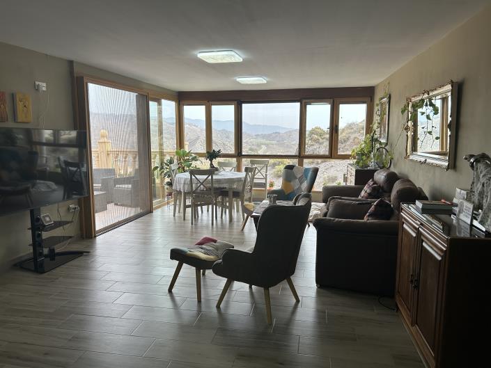 Image No.35-4 Bed Chalet for sale