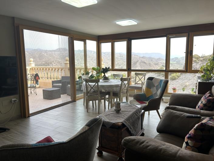 Image No.2-4 Bed Chalet for sale