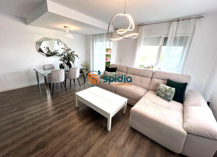 Image No.1-4 Bed Property for sale