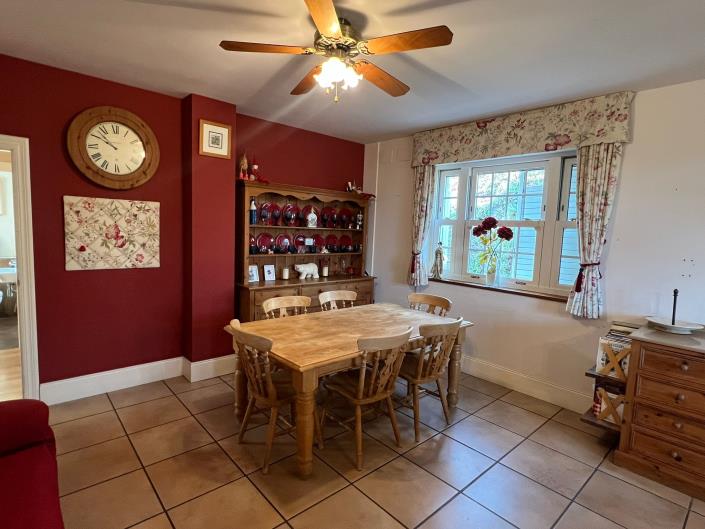 Image No.35-5 Bed Villa for sale