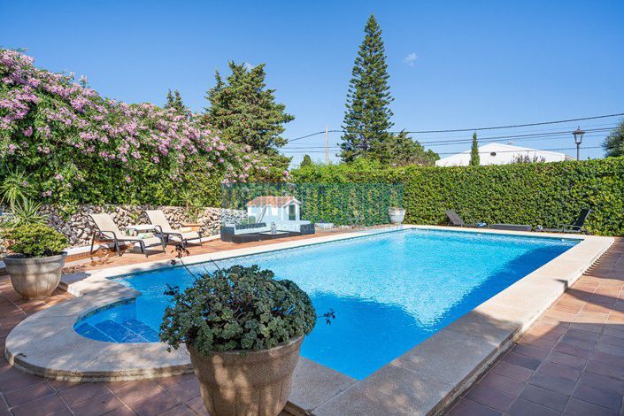 Image No.2-4 Bed Villa for sale