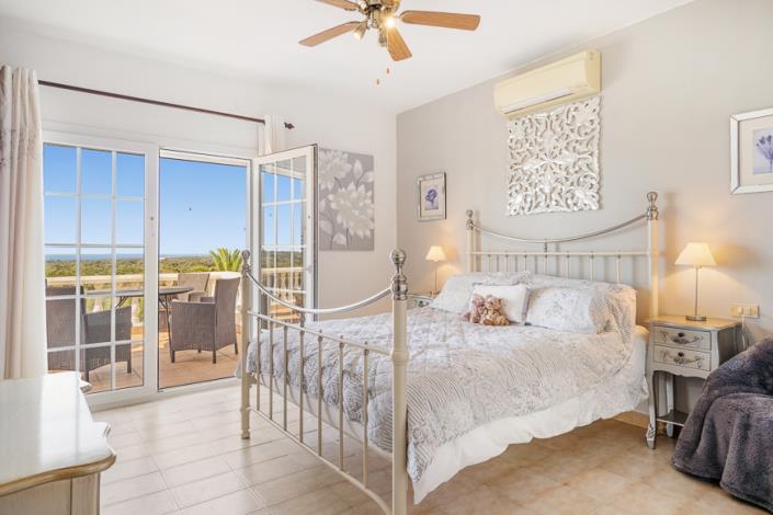 Image No.5-4 Bed Country House for sale