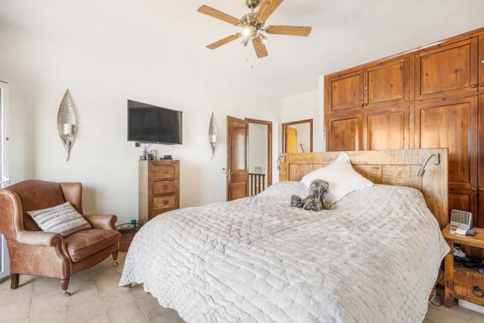 Image No.12-4 Bed Country House for sale