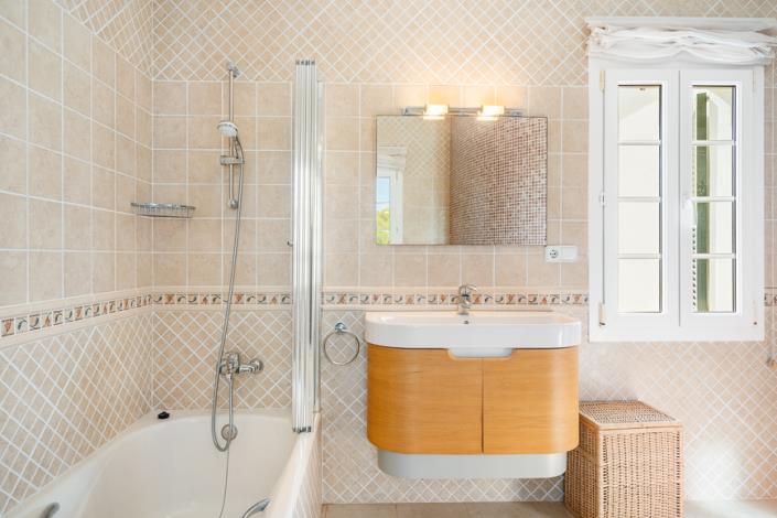 Image No.14-4 Bed Country House for sale