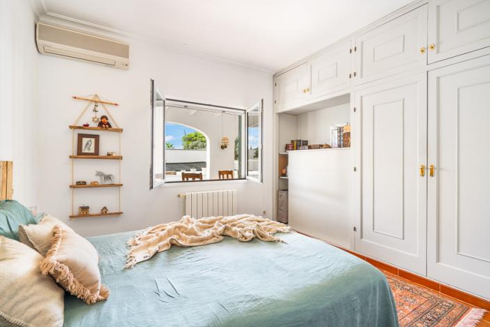 Image No.7-4 Bed Country House for sale