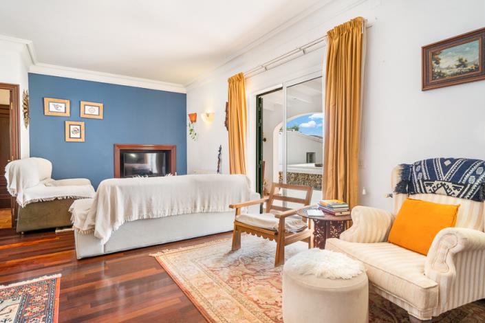 Image No.15-4 Bed Country House for sale