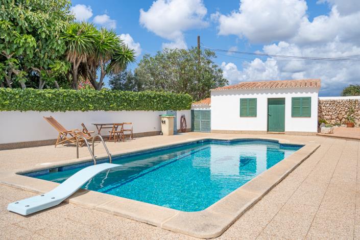 Image No.2-4 Bed Country House for sale