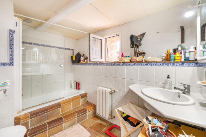 Image No.46-4 Bed Country House for sale