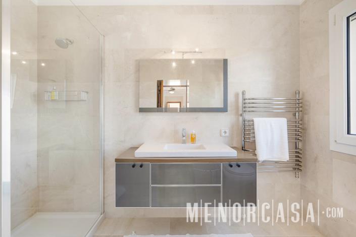 Image No.9-4 Bed Villa / Detached for sale