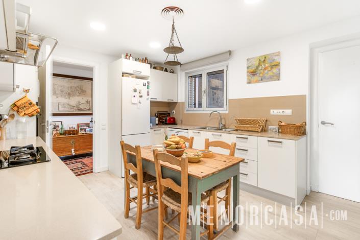 Image No.19-4 Bed Apartment for sale