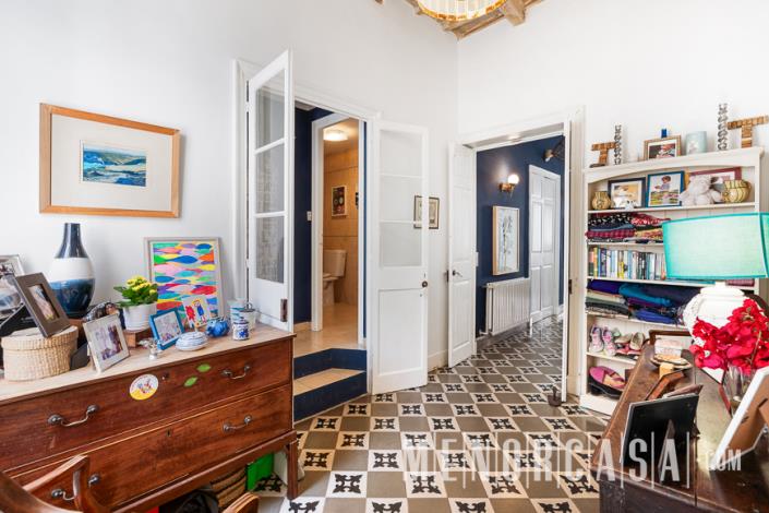 Image No.23-4 Bed Townhouse for sale