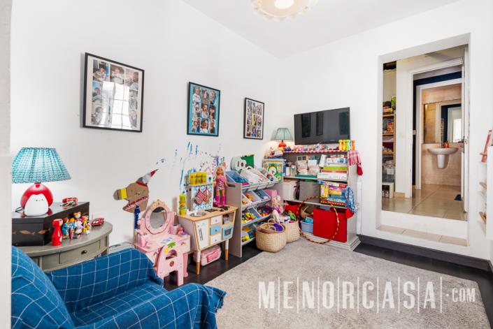 Image No.25-4 Bed Townhouse for sale