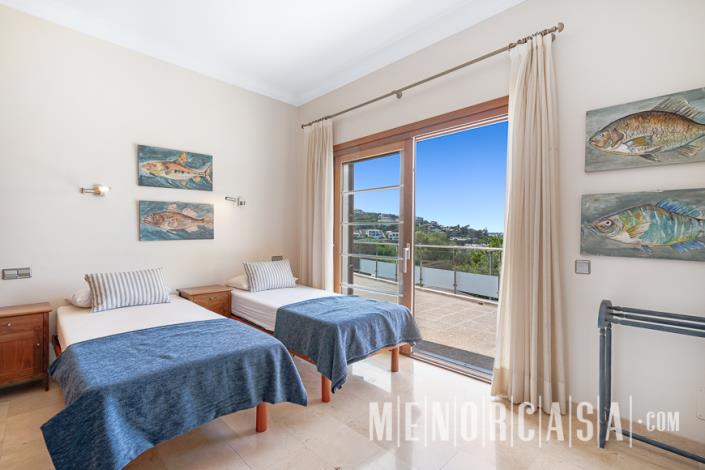 Image No.35-5 Bed Villa / Detached for sale