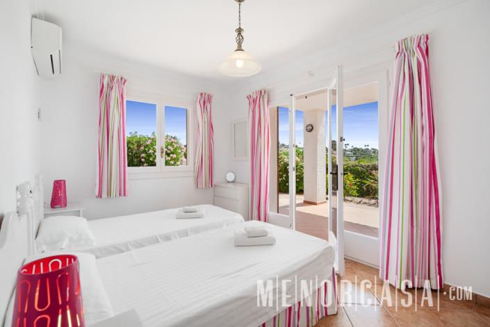 Image No.8-3 Bed Villa / Detached for sale