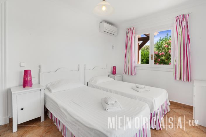 Image No.10-3 Bed Villa / Detached for sale