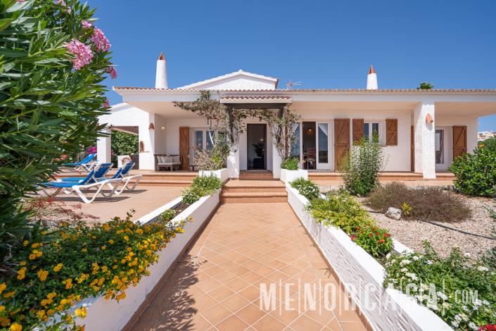 Image No.1-3 Bed Villa / Detached for sale