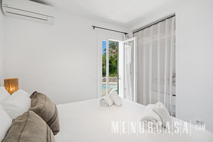 Image No.15-4 Bed Villa / Detached for sale