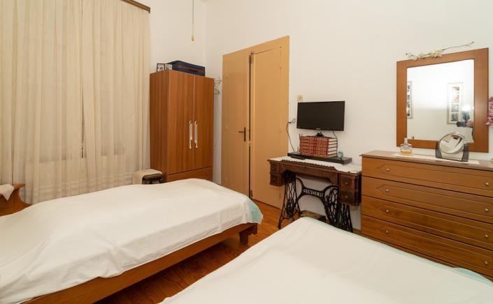 Image No.19-4 Bed Property for sale