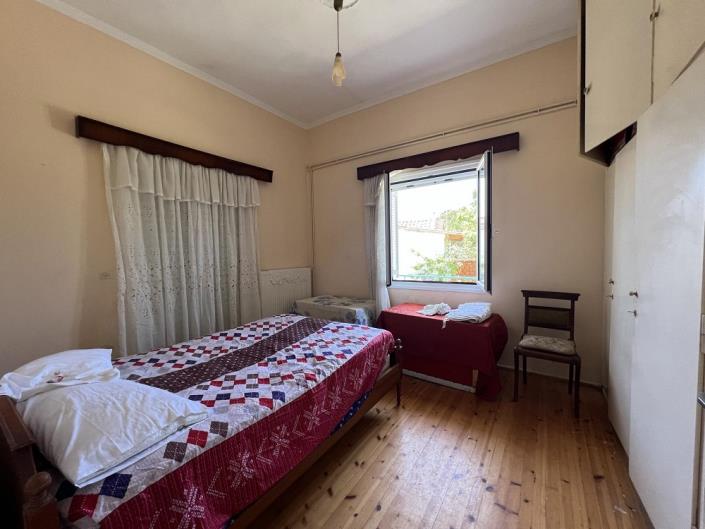 Image No.12-3 Bed House for sale