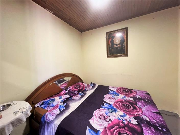 Image No.5-2 Bed House for sale