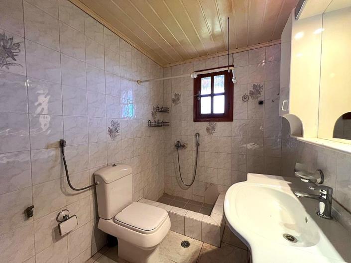 Image No.22-3 Bed House for sale