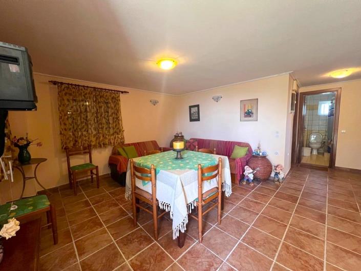 Image No.17-5 Bed Maisonette for sale