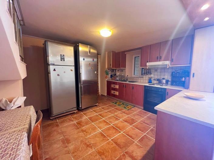 Image No.19-5 Bed Maisonette for sale