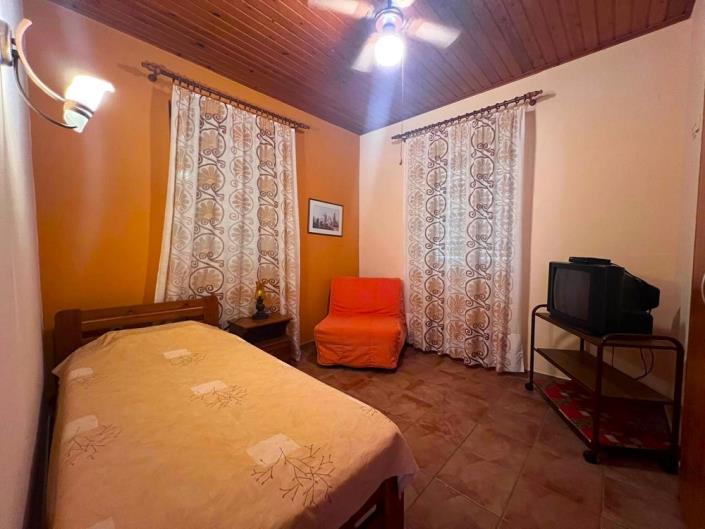 Image No.25-5 Bed Maisonette for sale