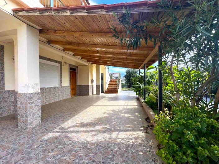 Image No.7-4 Bed House for sale