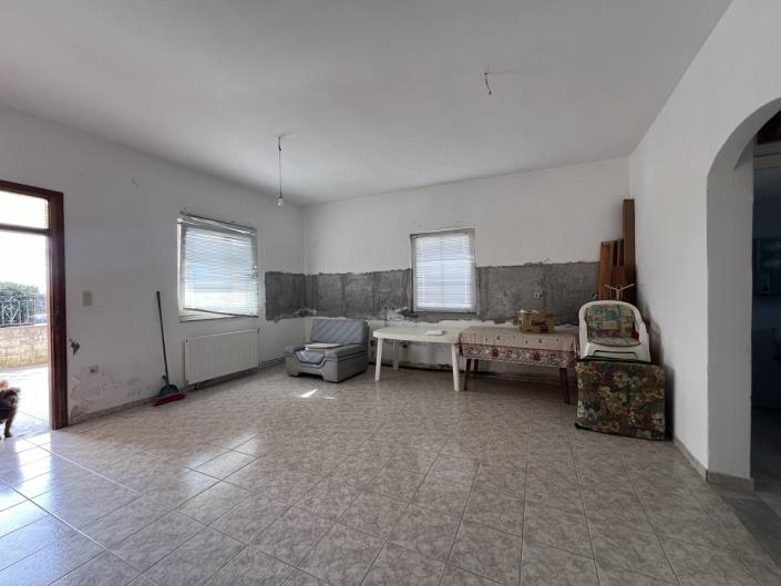 Image No.13-4 Bed House for sale