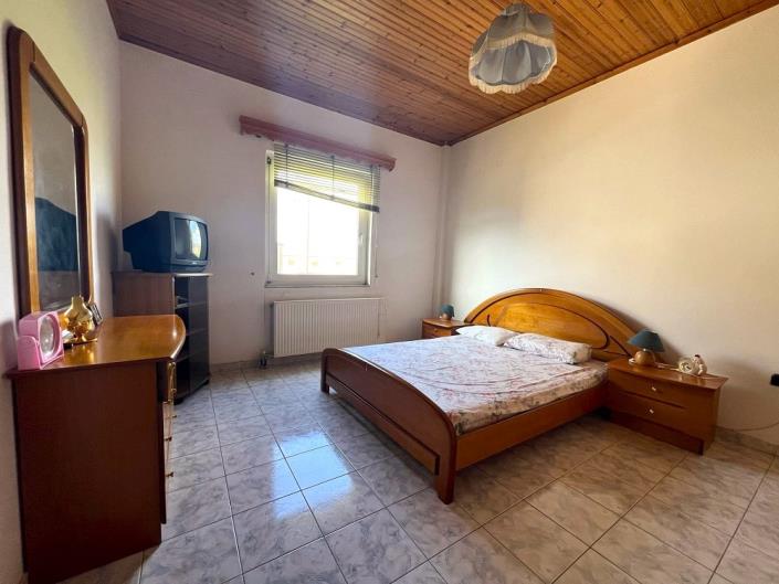 Image No.20-4 Bed House for sale