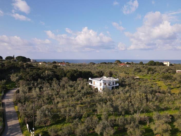 Image No.21-3 Bed House for sale