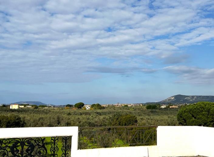 Image No.24-3 Bed House for sale