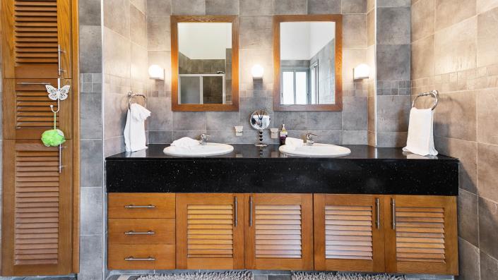 Image No.27-6 Bed Villa / Detached for sale