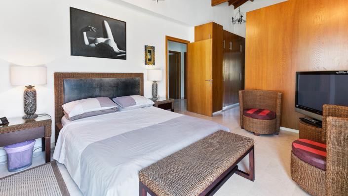 Image No.28-6 Bed Villa / Detached for sale