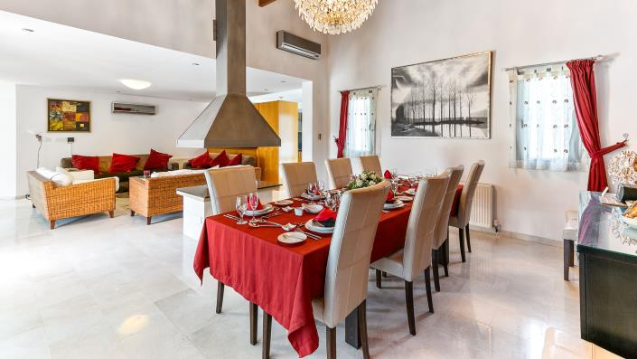 Image No.34-6 Bed Villa / Detached for sale