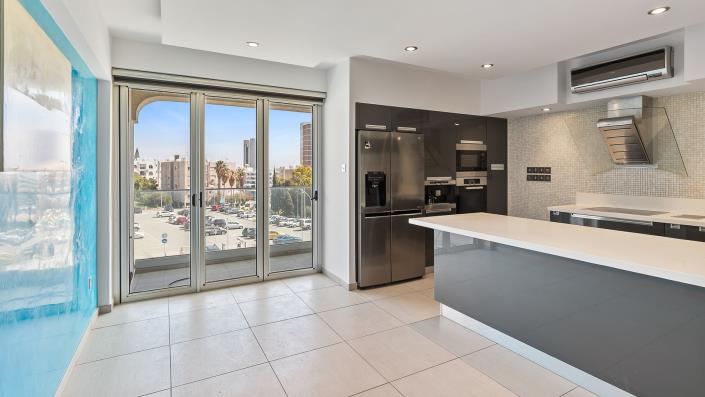 Image No.4-4 Bed Apartment for sale