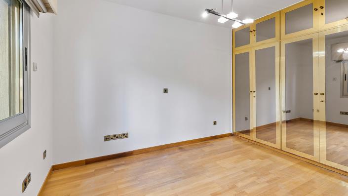 Image No.17-4 Bed Apartment for sale