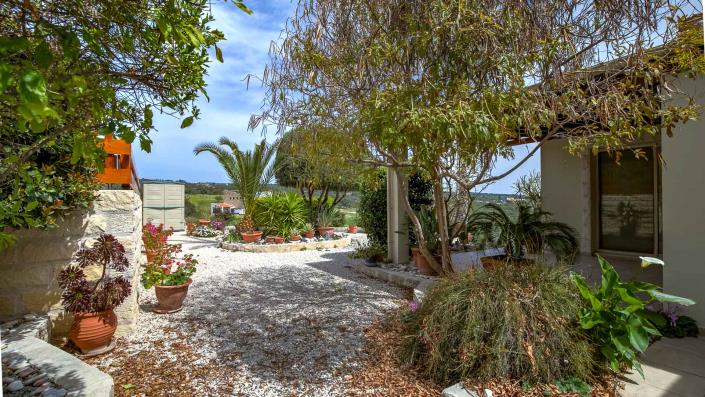 Image No.2-2 Bed Bungalow for sale