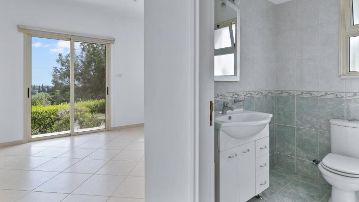 Image No.14-2 Bed Bungalow for sale