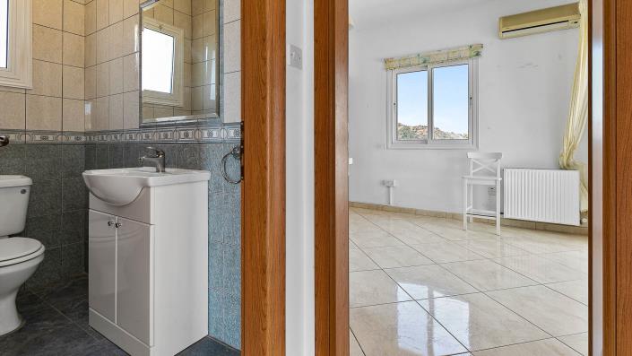 Image No.15-2 Bed Bungalow for sale