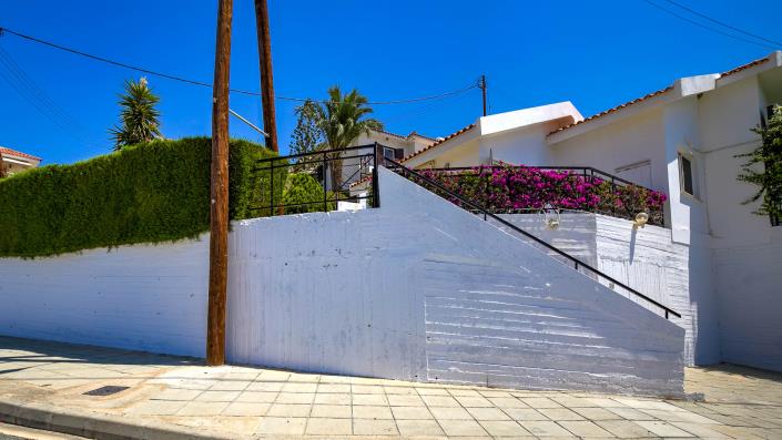 Image No.17-2 Bed Bungalow for sale