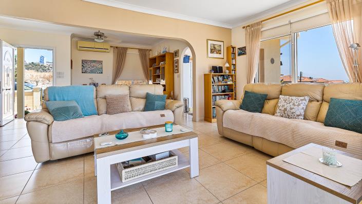 Image No.2-3 Bed Villa / Detached for sale