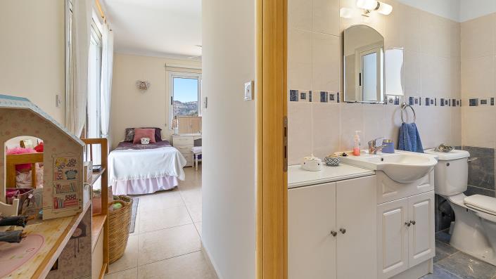 Image No.26-3 Bed Villa / Detached for sale