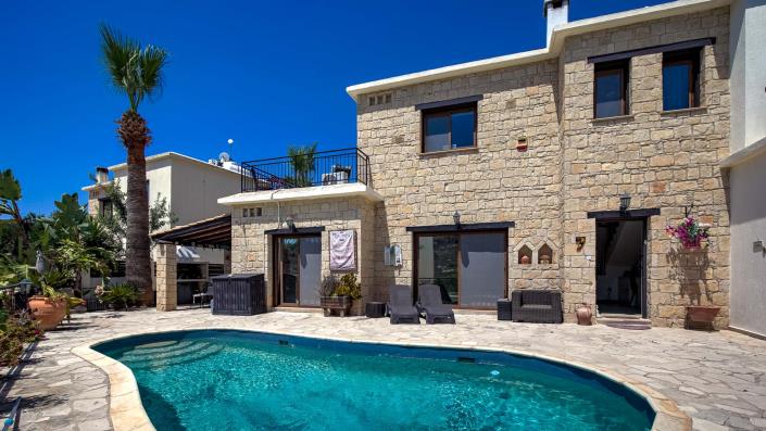 Image No.1-4 Bed Villa / Detached for sale