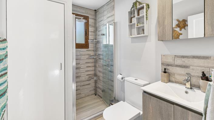 Image No.27-4 Bed Villa / Detached for sale