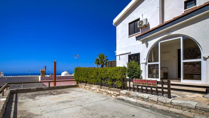 Image No.2-2 Bed Townhouse for sale