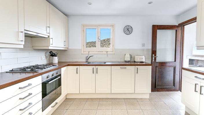 Image No.11-2 Bed Townhouse for sale