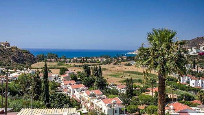 Image No.23-2 Bed Townhouse for sale