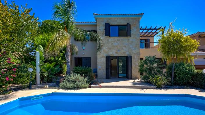 Image No.1-4 Bed Villa / Detached for sale